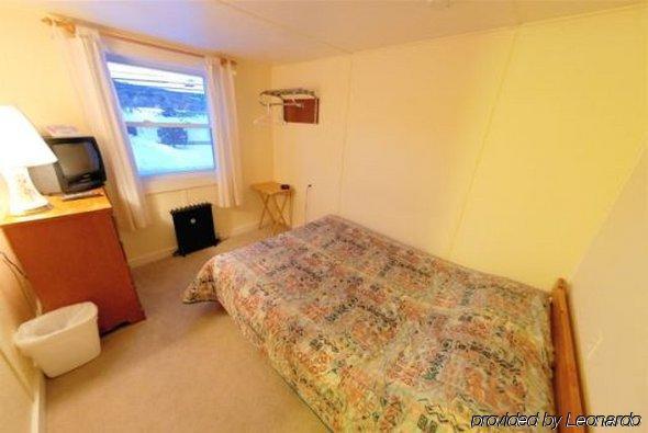 The Riverside Inn Stowe Room photo